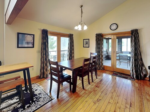Mountain Top Lodge by Taylor Made Deep Creek