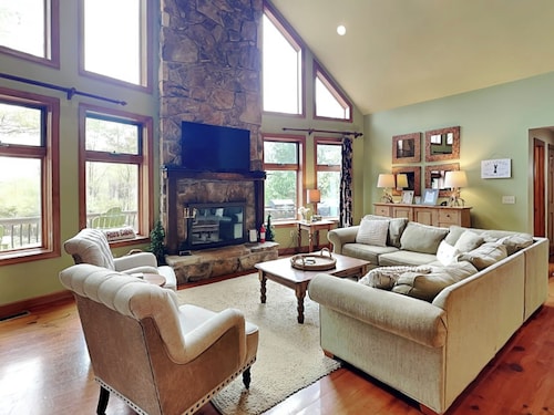 Mountainlair by Taylor Made Deep Creek