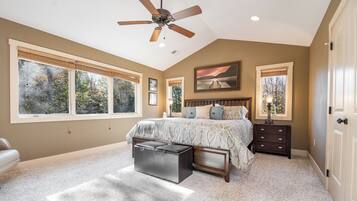 Studio (5 Bedrooms) | Property amenity