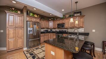 Studio (5 Bedrooms) | Property amenity