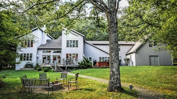 House (5 Bedrooms) | Front of property