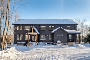 House (5 Bedrooms) | Property amenity - No Black Tie Affair by Taylor Made Deep Creek (McHenry)