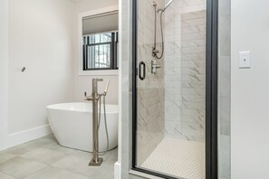 House (5 Bedrooms) | Property amenity - No Black Tie Affair by Taylor Made Deep Creek (McHenry)