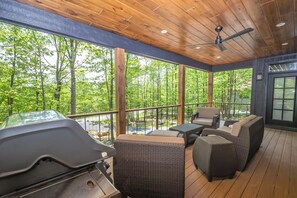 House (5 Bedrooms) | Property amenity