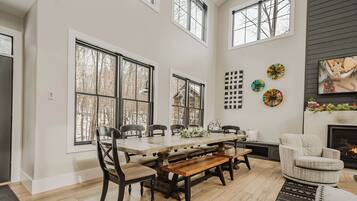 Casa (5 Bedrooms) | Servicio de la propiedad