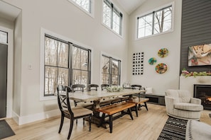 House (5 Bedrooms) | Property amenity - No Black Tie Affair by Taylor Made Deep Creek (McHenry)