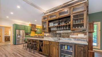 Casa (6 Bedrooms) | Servicio de la propiedad