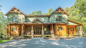 House (6 Bedrooms) | Property amenity