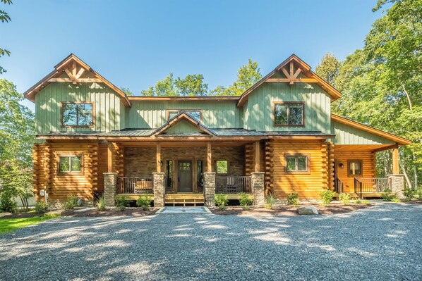 House (6 Bedrooms) | Property amenity - Off the Deep End by Taylor Made Deep Creek (McHenry)