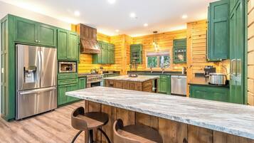 House (6 Bedrooms) | Property amenity