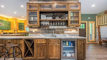 Casa (6 Bedrooms) | Servicio de la propiedad