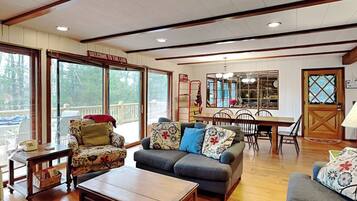 House (6 Bedrooms) | Property amenity