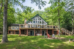 House (4 Bedrooms) | Front of property - Over the Rainbow by Taylor Made Deep Creek (McHenry)