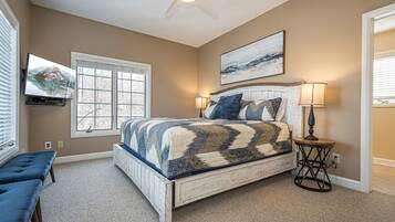 House, Multiple Beds, Jetted Tub | 5 bedrooms, free WiFi, bed sheets