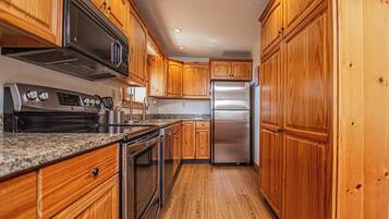 House (4 Bedrooms) | Property amenity