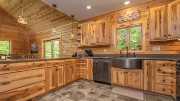 House (5 Bedrooms) | Property amenity