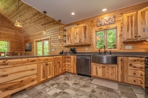 House (5 Bedrooms) | Property amenity - Parhelion Chalet by Taylor Made Deep Creek (McHenry)