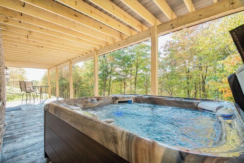 Parhelion Chalet by Taylor Made Deep Creek