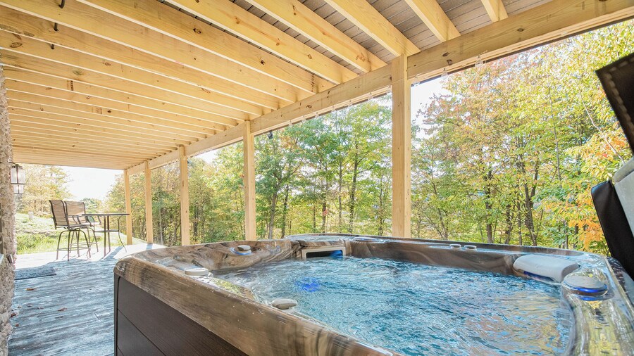Parhelion Chalet by Taylor Made Deep Creek