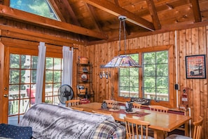 4 bedrooms, free WiFi, bed sheets