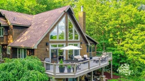 Play-a-way Chalet by Taylor Made Deep Creek