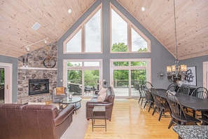 House (5 Bedrooms) | Property amenity - Play-a-way Chalet by Taylor Made Deep Creek (McHenry)