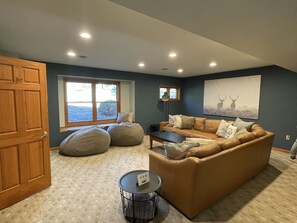 House (6 Bedrooms) | Property amenity - Powder N Wakes by Taylor Made Deep Creek (McHenry)