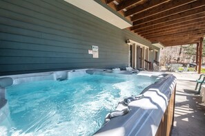 House (6 Bedrooms) | Property amenity - Powder N Wakes by Taylor Made Deep Creek (McHenry)