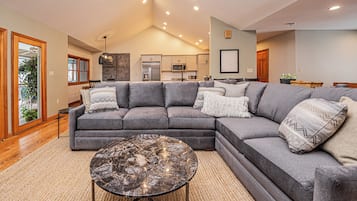 Rumah (6 Bedrooms) | Fasilitas properti