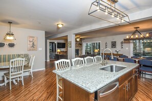 House (6 Bedrooms) | Property amenity - Putter Place by Taylor Made Deep Creek (Oakland)