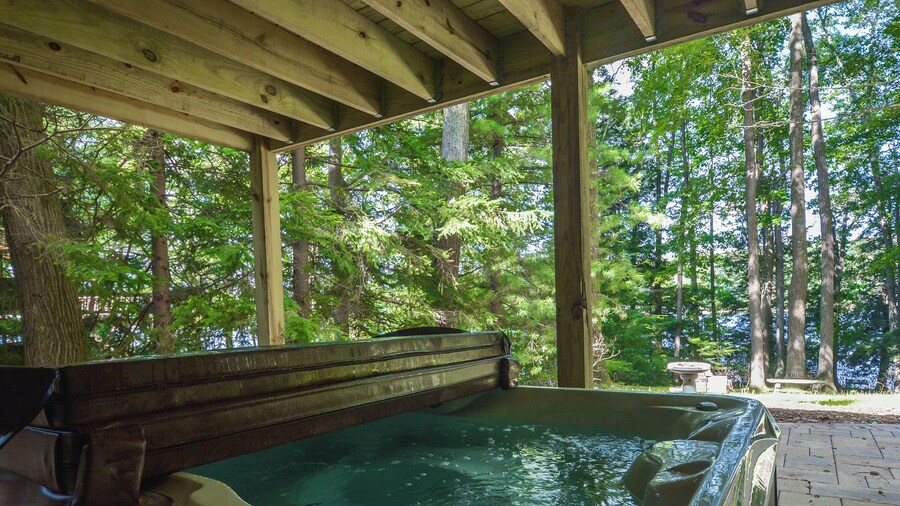 Putter Place by Taylor Made Deep Creek