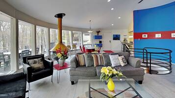 House (3 Bedrooms) | Property amenity