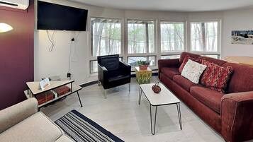 House (3 Bedrooms) | Property amenity