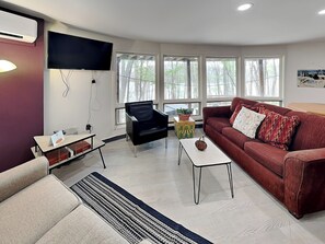 House (3 Bedrooms) | Property amenity - Retro Lake Landing by Taylor Made Deep Creek (McHenry)