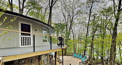 Retro Lake Landing by Taylor Made Deep Creek