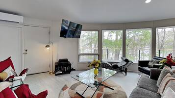 House (3 Bedrooms) | Property amenity