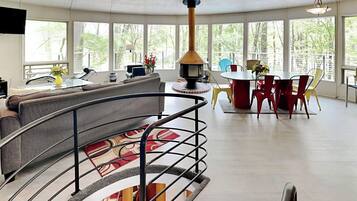 House (3 Bedrooms) | Property amenity