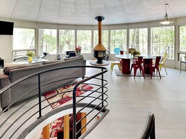 House (3 Bedrooms) | Property amenity