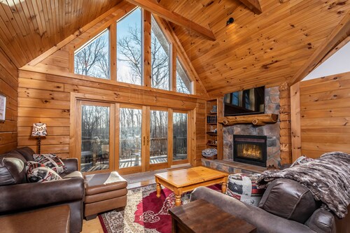 Rock Lodge Cabin by Taylor Made Deep Creek