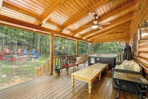 House (4 Bedrooms) | Property amenity - Rock Lodge Cabin by Taylor Made Deep Creek (McHenry)