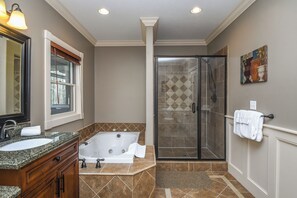 Casa (4 Bedrooms) | Servicio de la propiedad