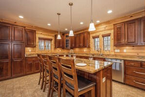 House (4 Bedrooms) | Property amenity