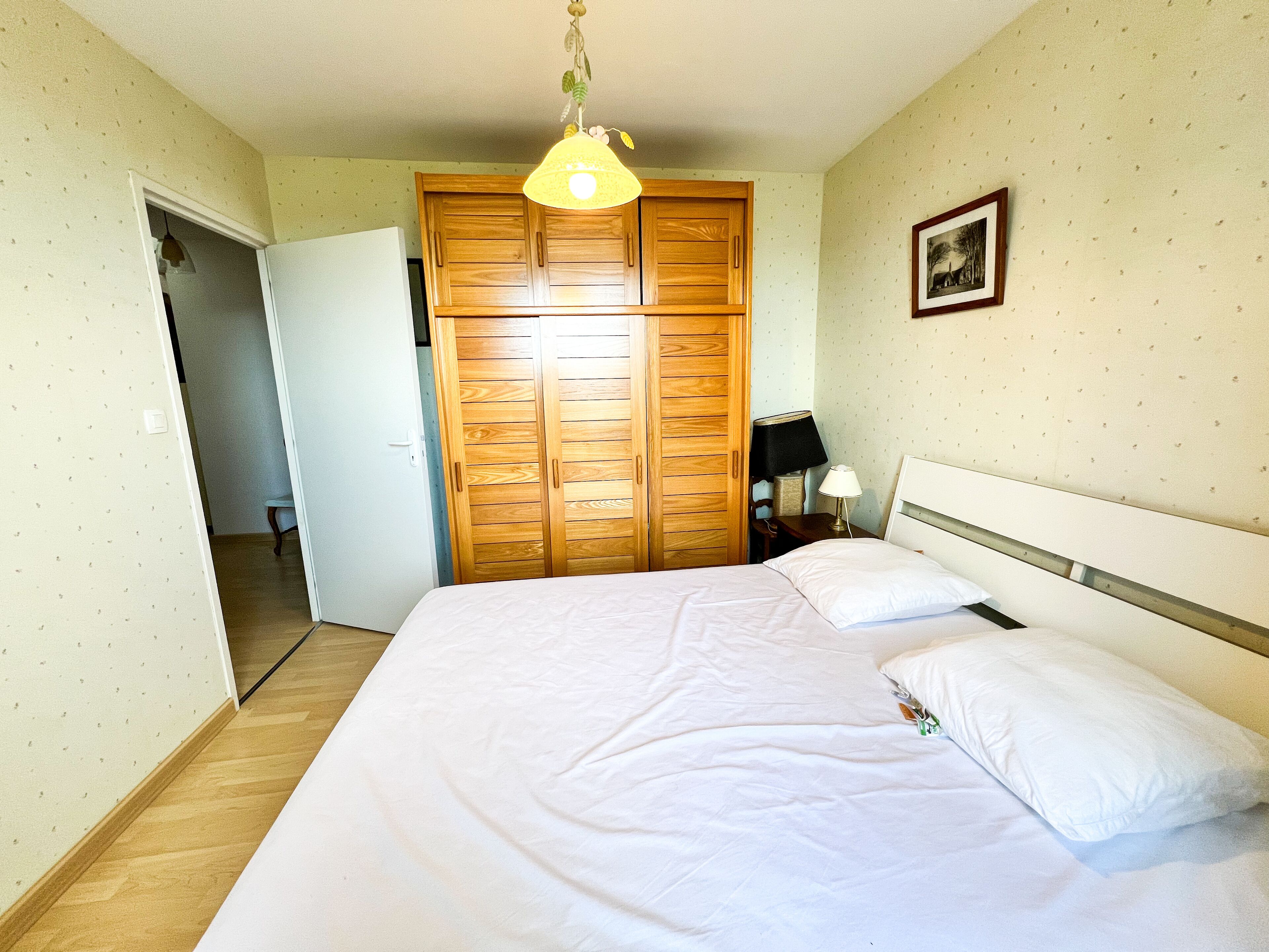 2 間睡房、熨斗/熨衫板、Wi-Fi、床單