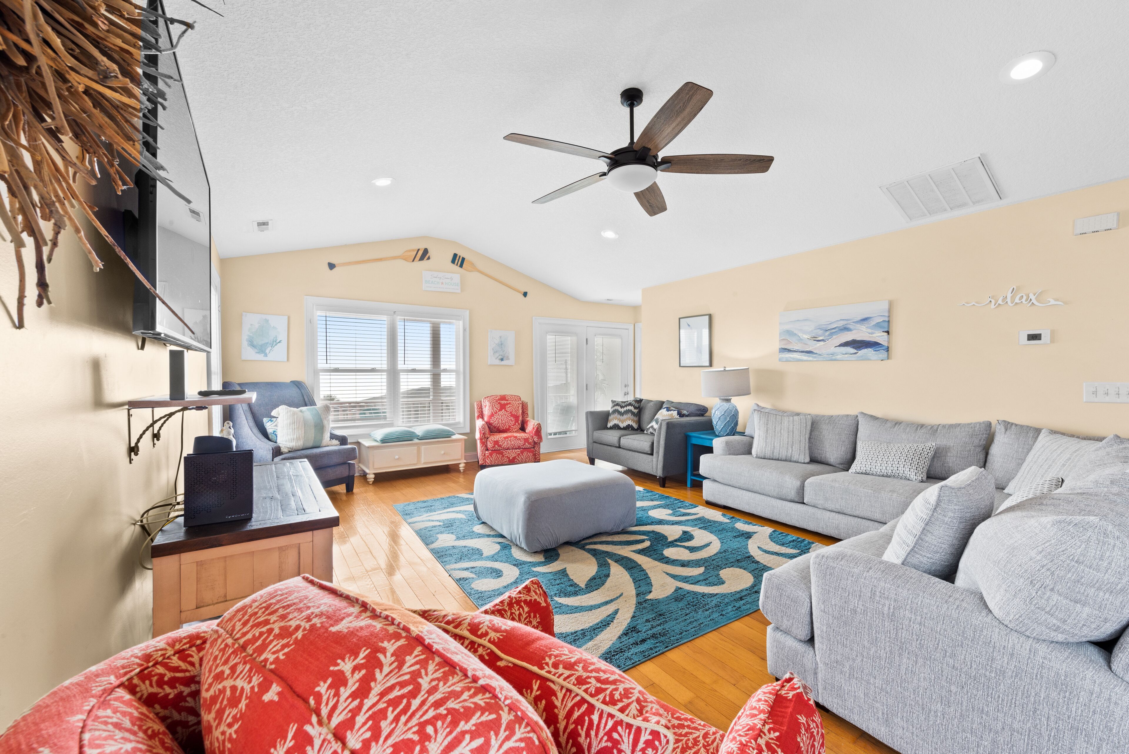 Beach Haven 2 - Stylish & Comfortable across the street from the Beach