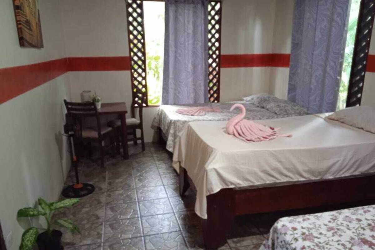 Habitación triple | Wifi gratis y ropa de cama