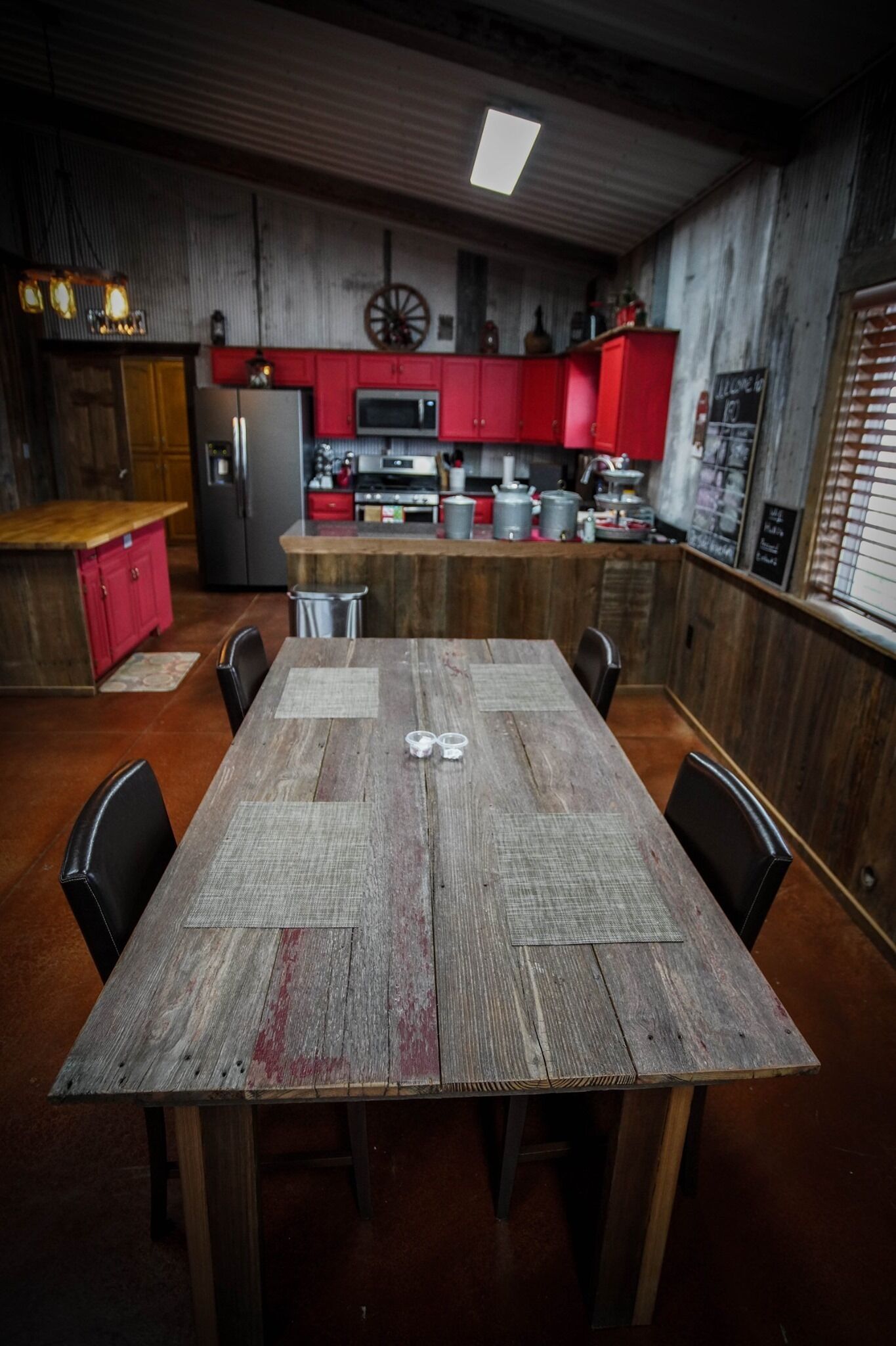 Rustic Barndominium Rural Retreat, Sunsets, fire-pit, bird watching on 5 acres.