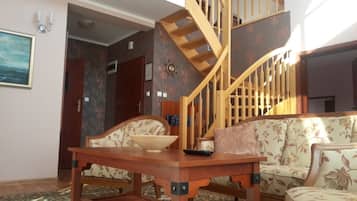 Deluxe Apartment, 2 Bedrooms, Balcony, Sea View | Ruang tamu