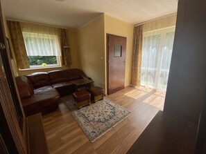 Comfort Suite, Balcony, Park View | Living area - Willa Kliper (Rewal)