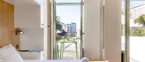 Fer et planche à repasser, Wi-Fi gratuit, draps fournis