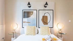1 bedroom, iron/ironing board, free WiFi, bed sheets - Cute & Bright Flat w/ AC by LovelyStay (Porto)